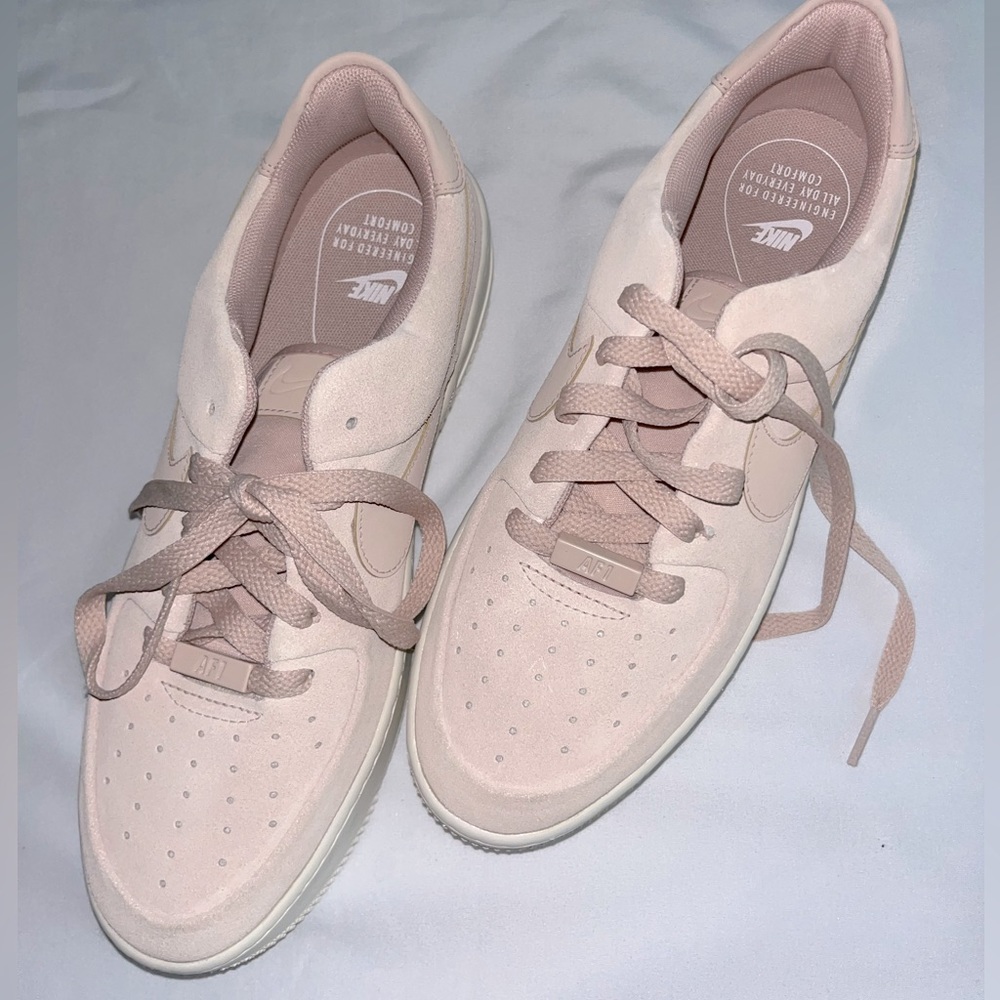 Air Force Low Sage- Pink Suede